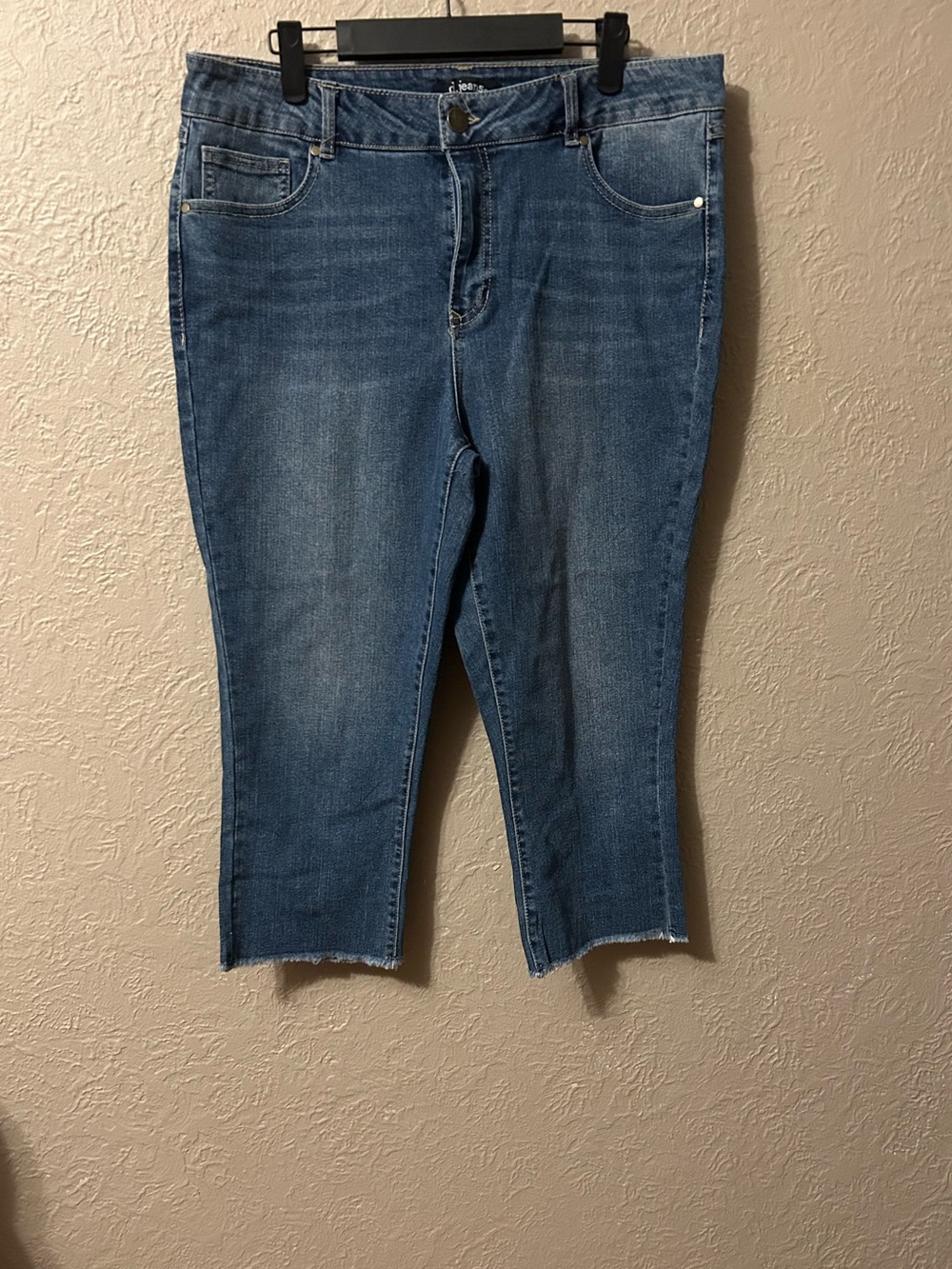 d. jeans Blue Cropped Raw-Hem Ankle Jeans